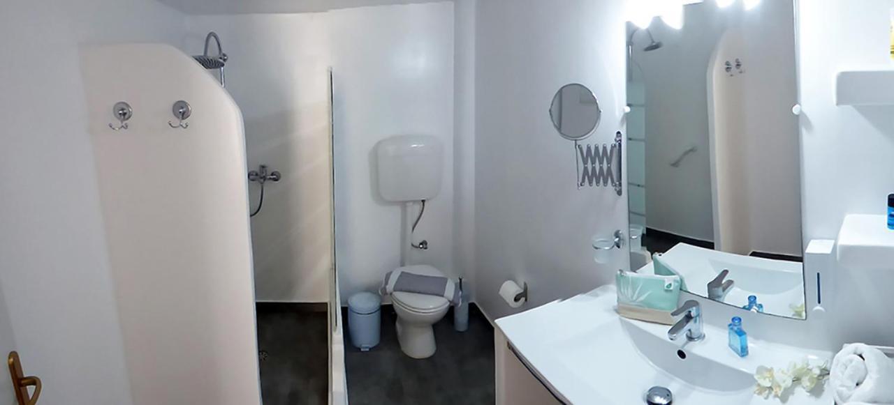 Tasoula Guest House Adamantas  ภายนอก รูปภาพ