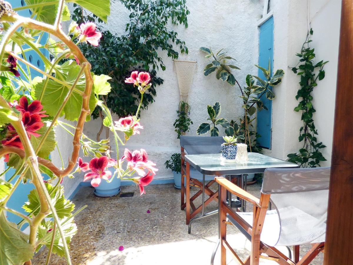 Tasoula Guest House Adamantas  ภายนอก รูปภาพ