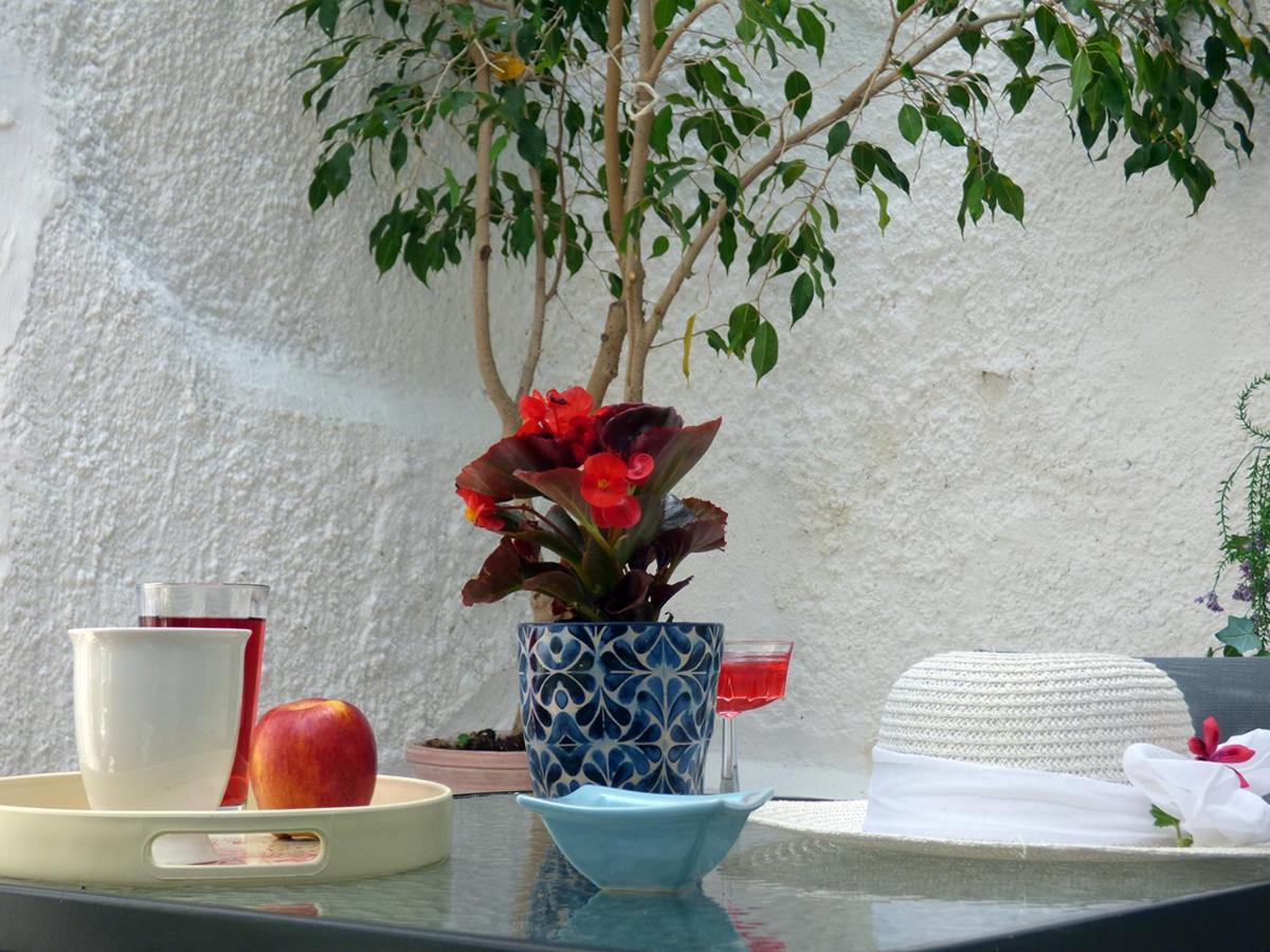 Tasoula Guest House Adamantas  ภายนอก รูปภาพ