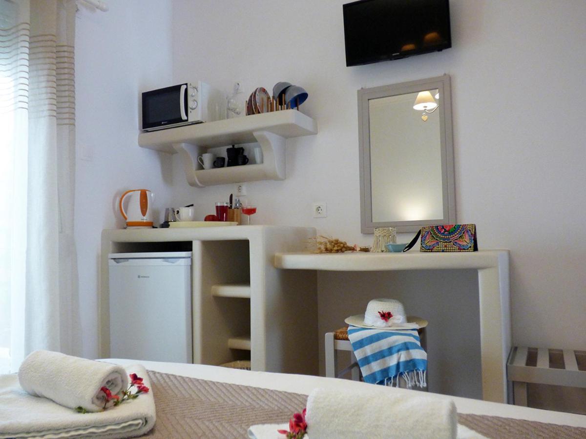 Tasoula Guest House Adamantas  ภายนอก รูปภาพ
