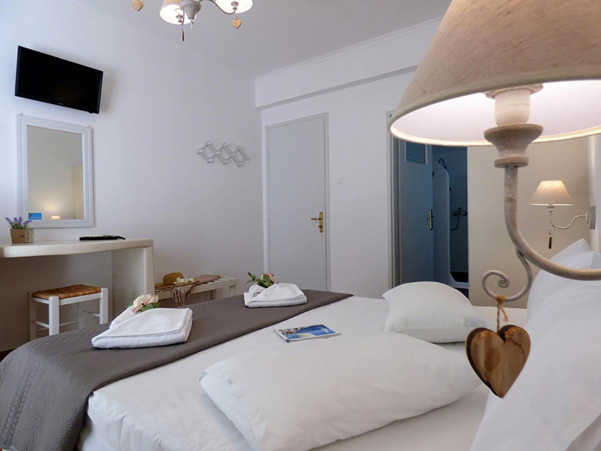 Tasoula Guest House Adamantas  ภายนอก รูปภาพ