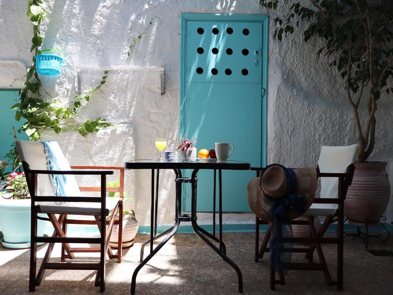 Tasoula Guest House Adamantas  ภายนอก รูปภาพ